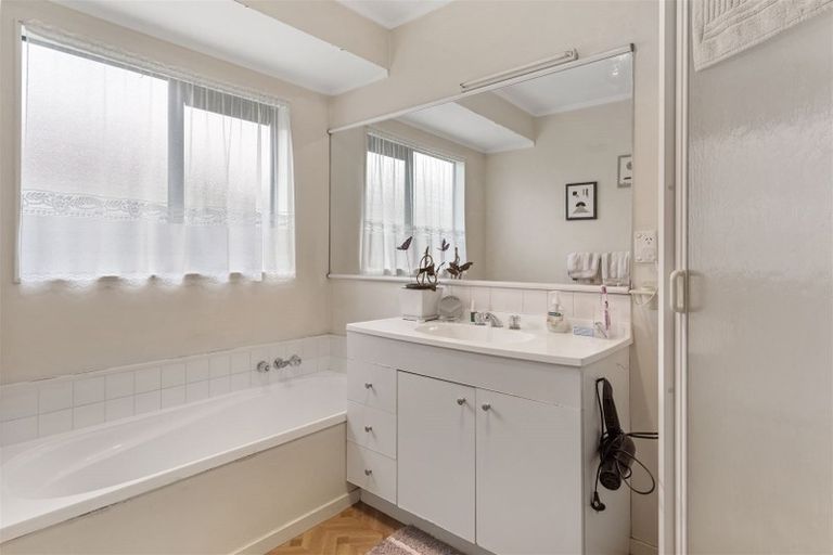 Photo of property in 11 Sheriff Place, Randwick Park, Auckland, 2105