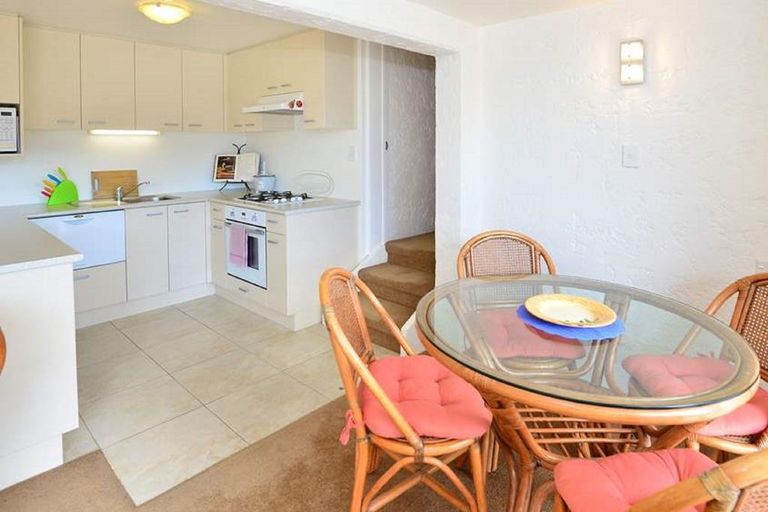 Photo of property in 2e Weranui Road, Waiwera, Orewa, 0994