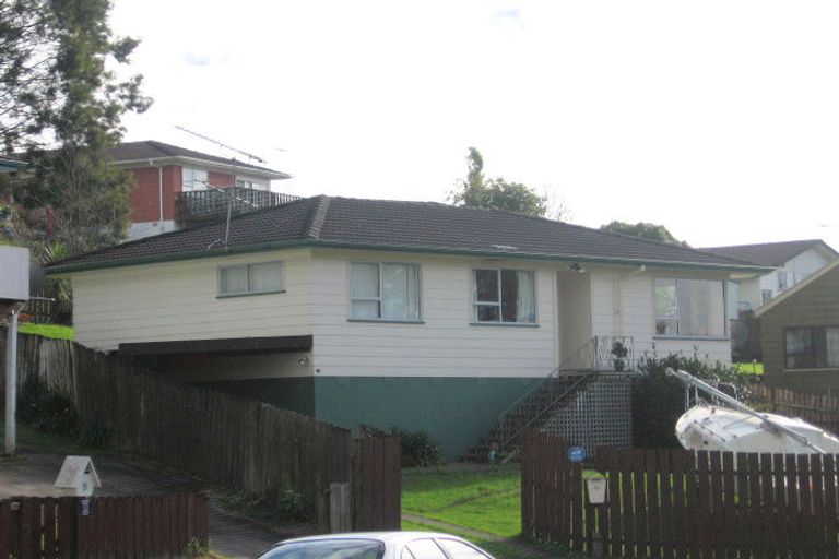 Photo of property in 10 Talmar Place, Massey, Auckland, 0614