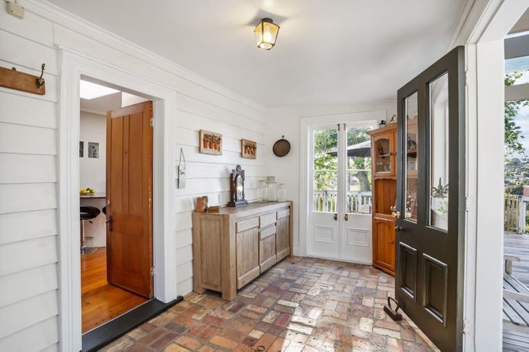 Photo of property in 95 Verbena Road, Birkdale, Auckland, 0626