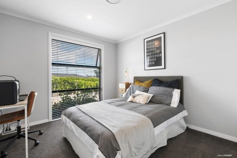 Photo of property in 16 Boocock Crescent, Orewa, 0931
