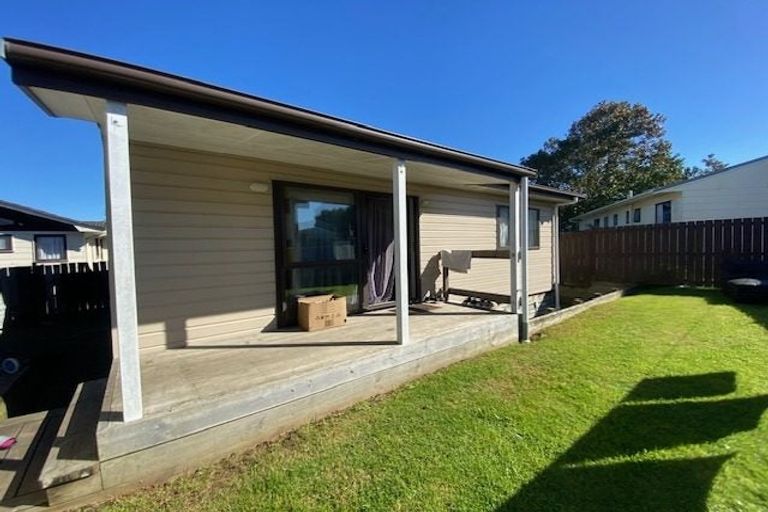 Photo of property in 21 Benton Place, Manurewa, Auckland, 2102