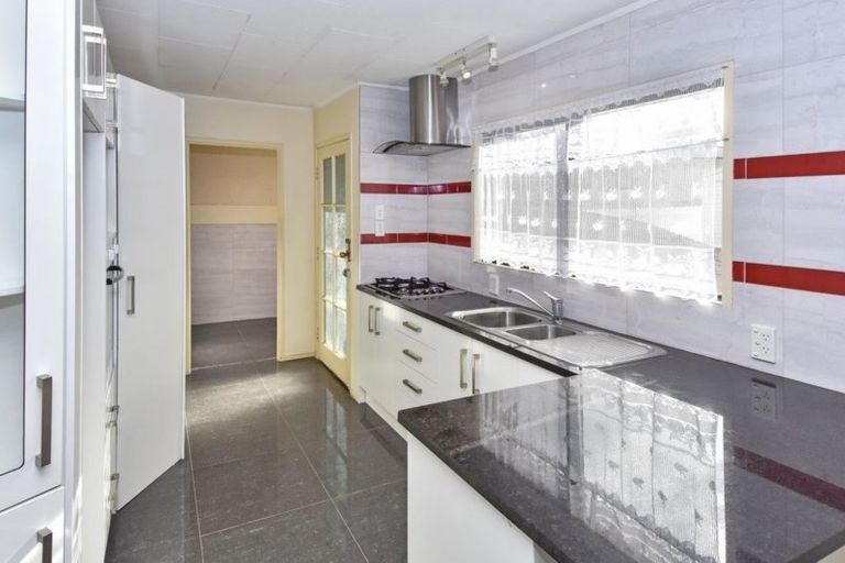 Photo of property in 90 Hillcrest Road, Papatoetoe, Auckland, 2025