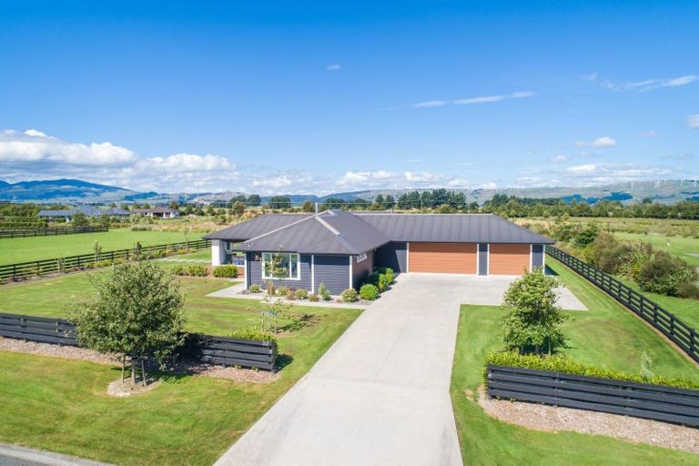 Photo of property in 33 Hartwell Drive, Kelvin Grove, Palmerston North, 4470