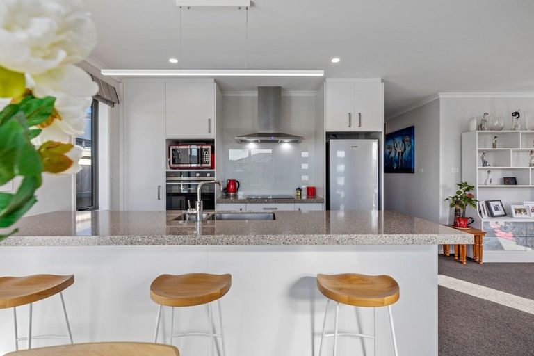 Photo of property in 184 Te Okuroa Drive, Papamoa, 3118