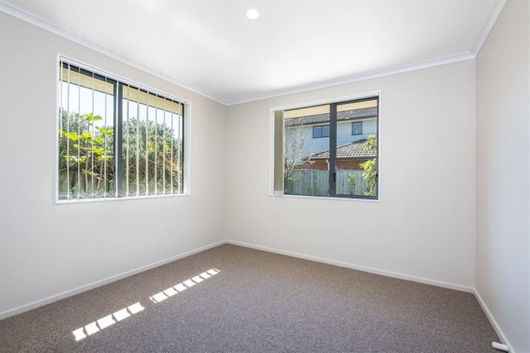 Photo of property in 30 Misty Valley Drive, Henderson, Auckland, 0612