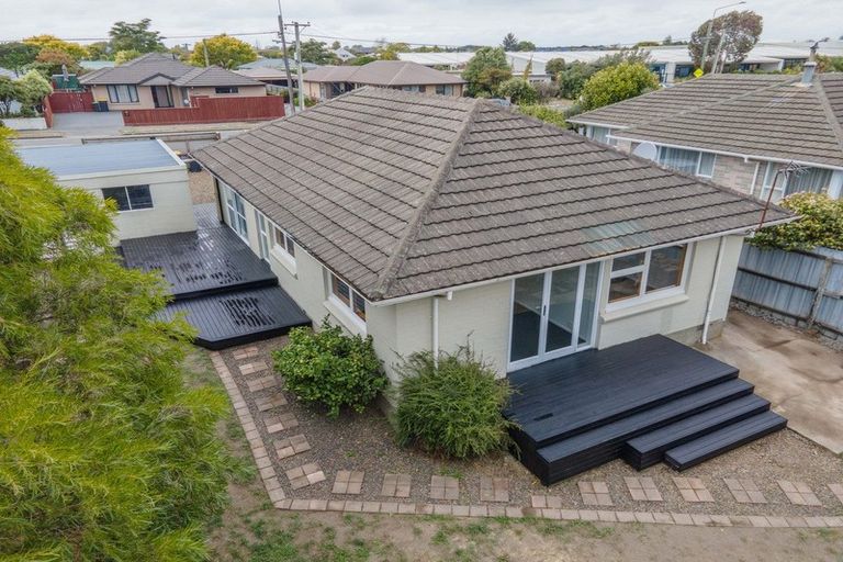 Photo of property in 189 Burwood Road, Burwood, Christchurch, 8083