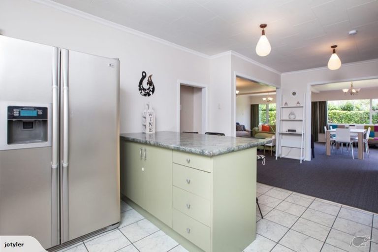 Photo of property in 14 Leatham Avenue, Strandon, New Plymouth, 4312