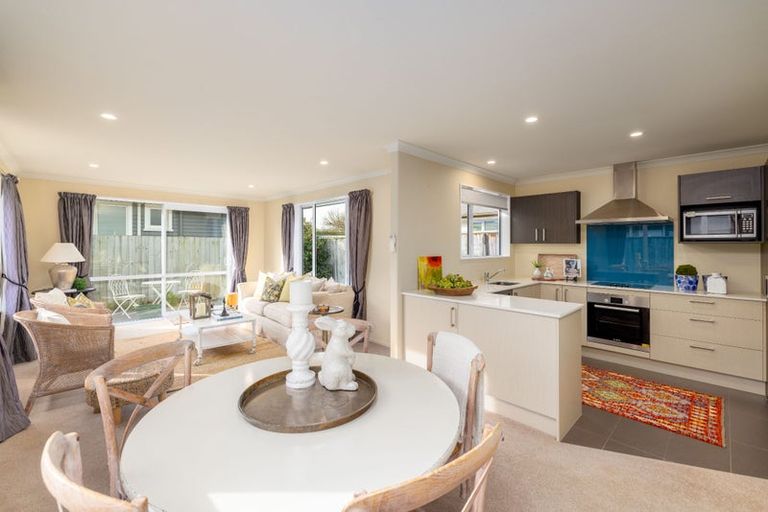 Photo of property in 44 Staveley Street, Avonhead, Christchurch, 8042