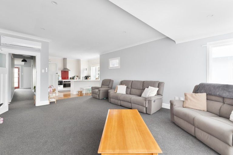 Photo of property in 37 Harris Street, Marton, 4710