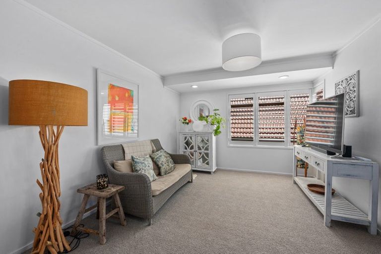 Photo of property in 1/127 Churchill Road, Rothesay Bay, Auckland, 0630