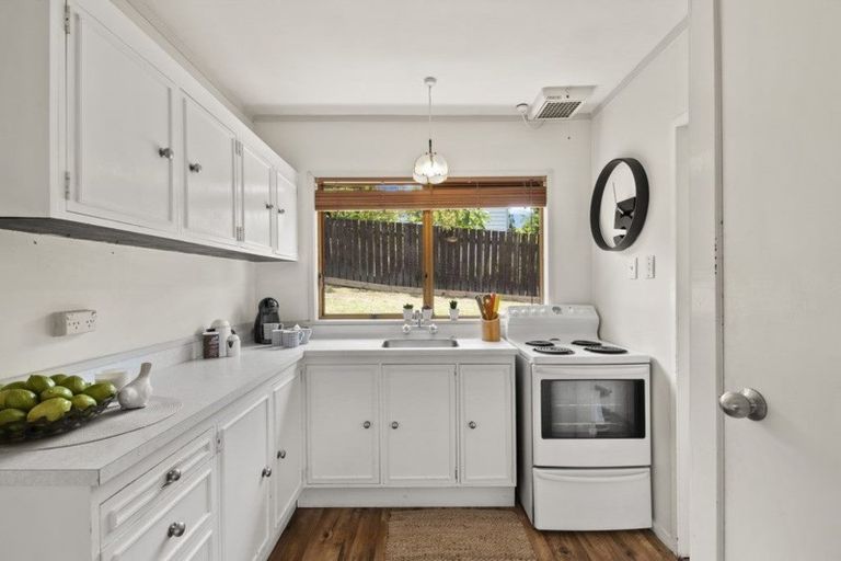 Photo of property in 3/6 Keys Street, Belmont, Auckland, 0622