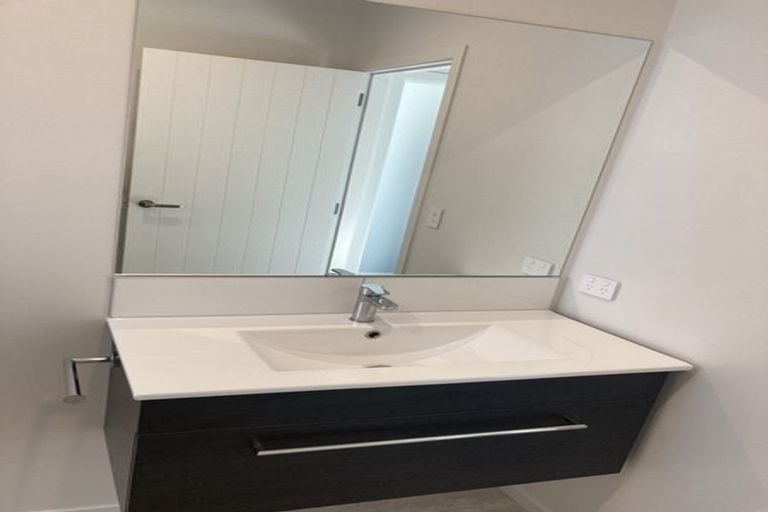 Photo of property in 2/17 Waerenga Road, Otaki, 5512