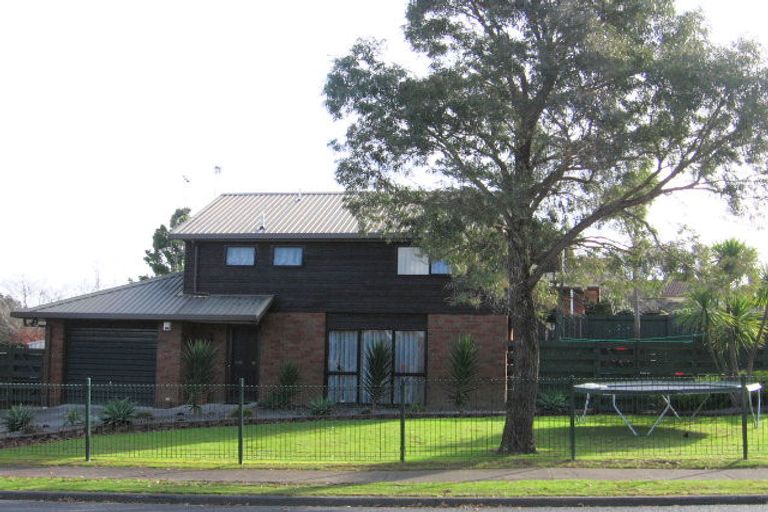 Photo of property in 2/6 Eugenia Rise, Totara Heights, Auckland, 2105