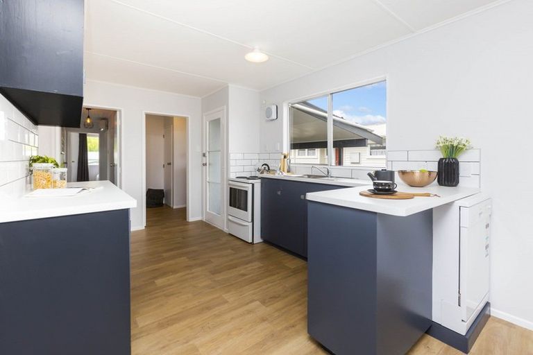 Photo of property in 7 Blueberry Grove, Timberlea, Upper Hutt, 5018