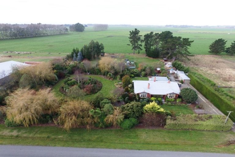 Photo of property in 12 Donald Street, Morven, Waimate, 7980