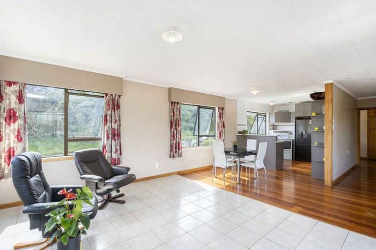 Photo of property in 74 Smart Road, Glen Avon, New Plymouth, 4312