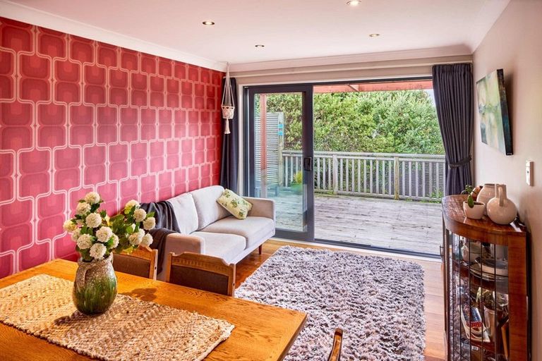 Photo of property in 15 Tirowhanga Road, Paremata, Porirua, 5024