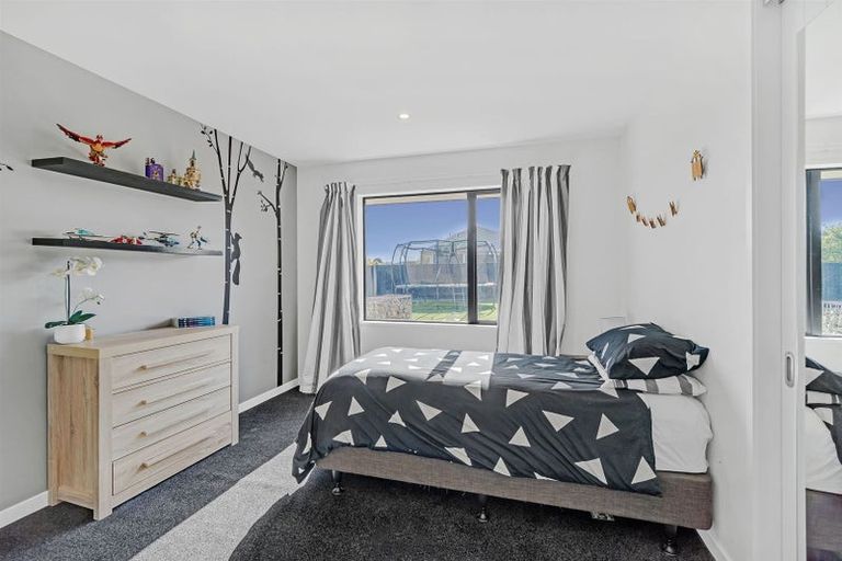 Photo of property in 43 Jacks Drive, West Melton, 7618