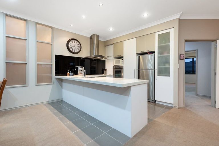 Photo of property in 2 Crater Close, Pyes Pa, Tauranga, 3112