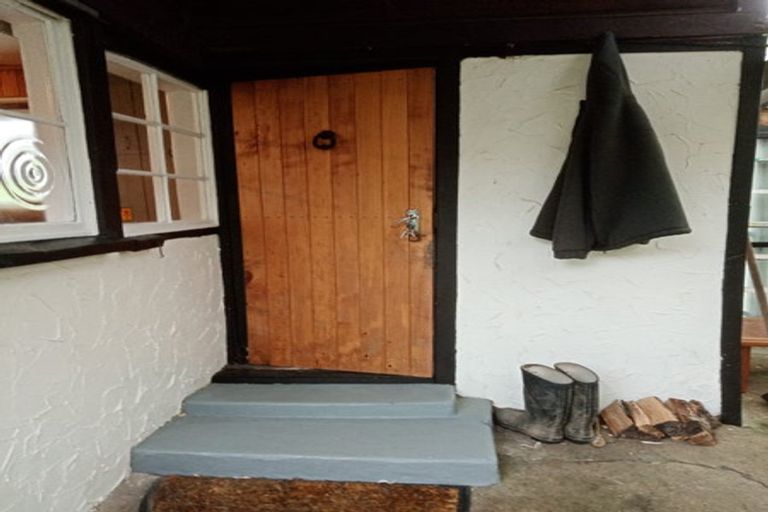 Photo of property in 47 Anzac Road, Waitakere, Auckland, 0816