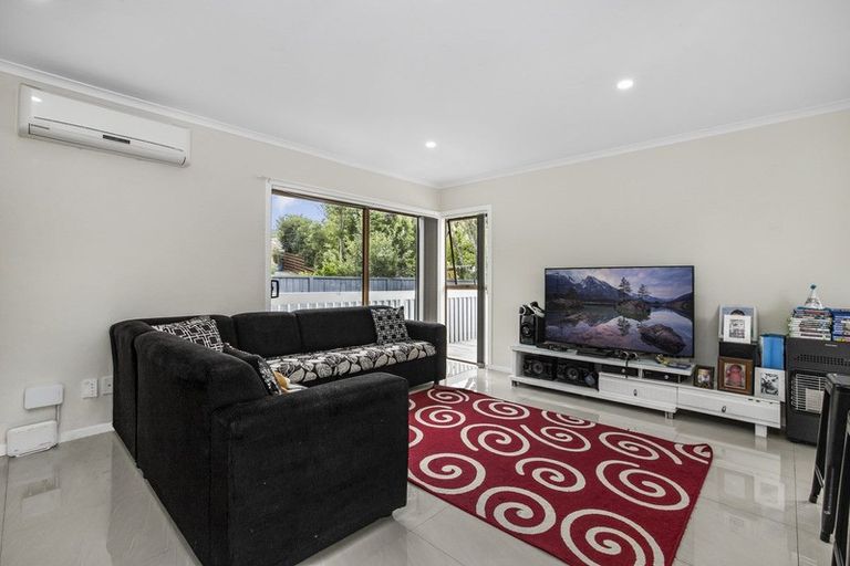 Photo of property in 34 Aquarius Avenue, Glen Eden, Auckland, 0602