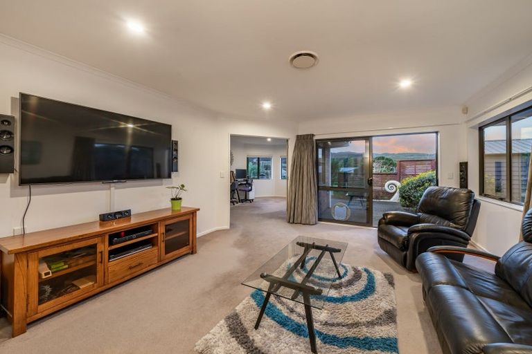 Photo of property in 76 Kirton Drive, Riverstone Terraces, Upper Hutt, 5018
