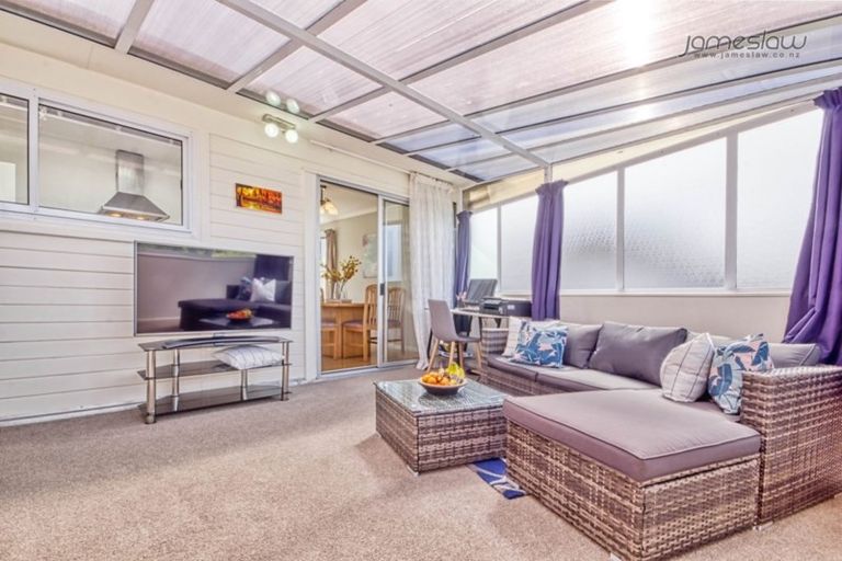 Photo of property in 42 Park Road, Glenfield, Auckland, 0629