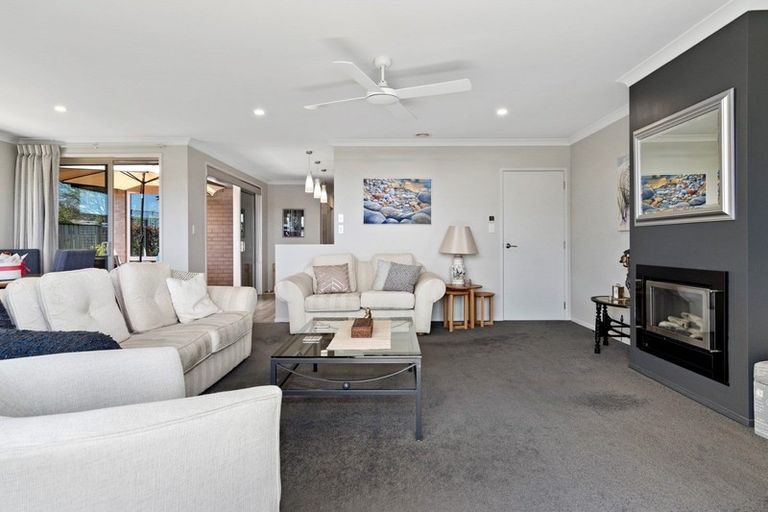 Photo of property in 2 Gane Place, Omokoroa, 3114