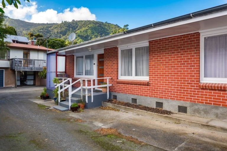 Photo of property in 82b Wellington Street, Picton, 7220