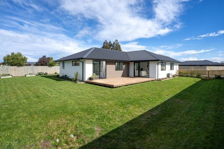 Photo of property in 17 Merino Crescent, Amberley, 7410