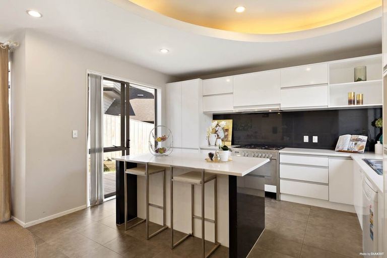 Photo of property in 6 Lucca Crescent, Flat Bush, Auckland, 2019