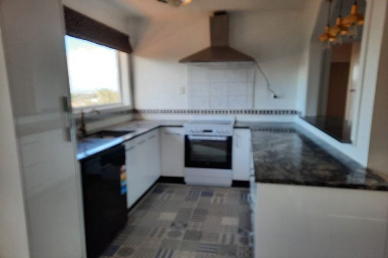 Photo of property in 321 Glenfield Road, Glenfield, Auckland, 0629