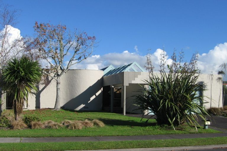 Photo of property in 39 Maygrove Drive, Orewa, 0931