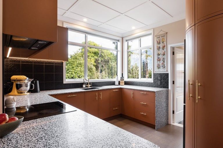 Photo of property in 75 Eglinton Road, Mornington, Dunedin, 9011