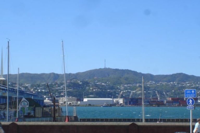 Photo of property in 82 Oriental Parade, Oriental Bay, Wellington, 6011