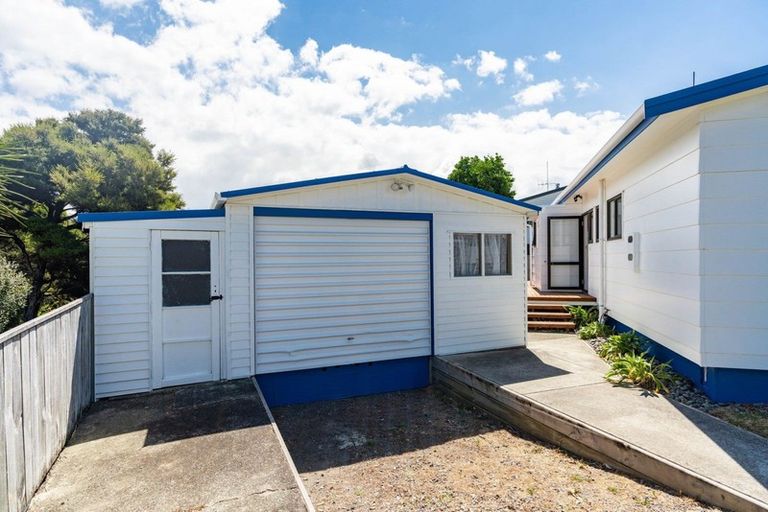 Photo of property in 12 Holiday Crescent, Mangawhai Heads, Mangawhai, 0505
