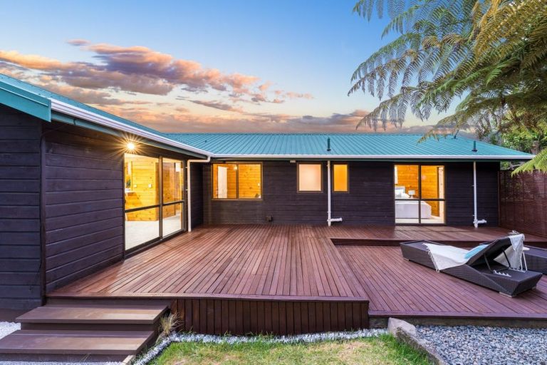 Photo of property in 8 Chardon Place, Henderson, Auckland, 0612