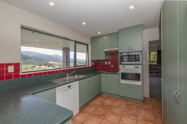 Photo of property in 77 Lindens Road, Mount Pleasant, Blenheim, 7273