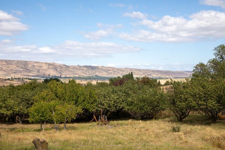 Property details for 25 Campbells Track, Lake Roxburgh Village