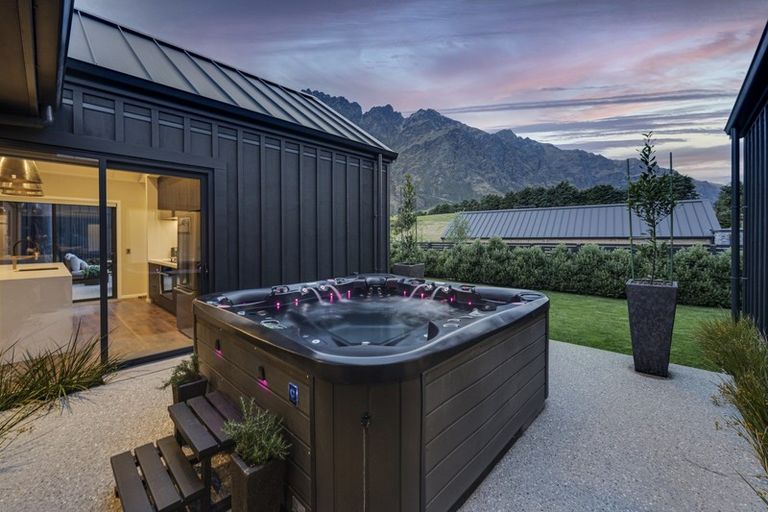 Photo of property in 11 Jacks Point Rise, Jacks Point, Queenstown, 9371