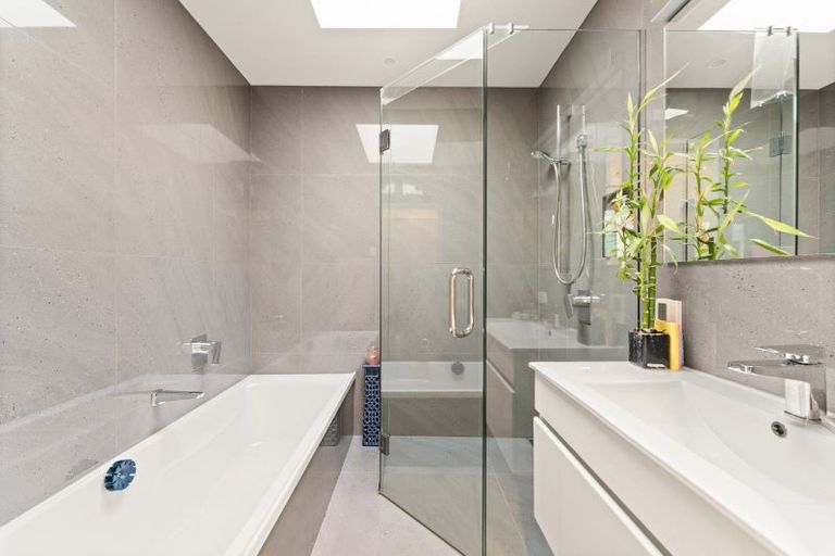 Photo of property in 227 Highgate, Roslyn, Dunedin, 9010