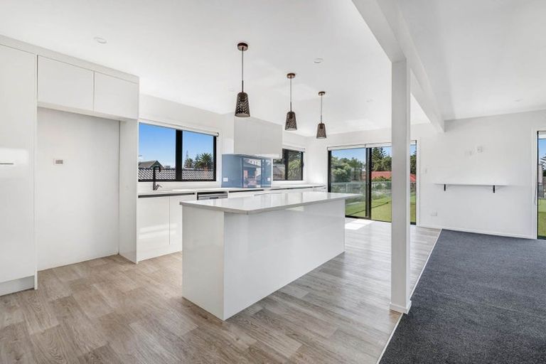 Photo of property in 7/19 Milton Road, Orewa, 0931
