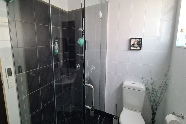 Photo of property in 9 La Lena Grove, Fitzherbert, Palmerston North, 4410