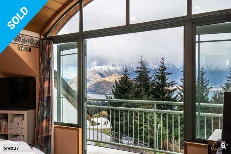 Photo of property in 1b Caples Place, Fernhill, Queenstown, 9300