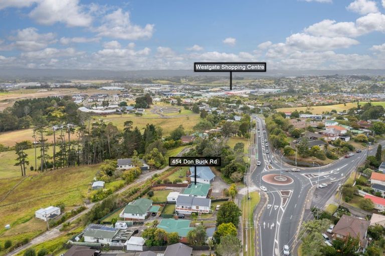 Photo of property in 454 Don Buck Road, Massey, Auckland, 0614