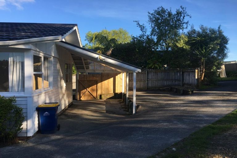 Photo of property in 16 Linley Place, Hillcrest, Auckland, 0627