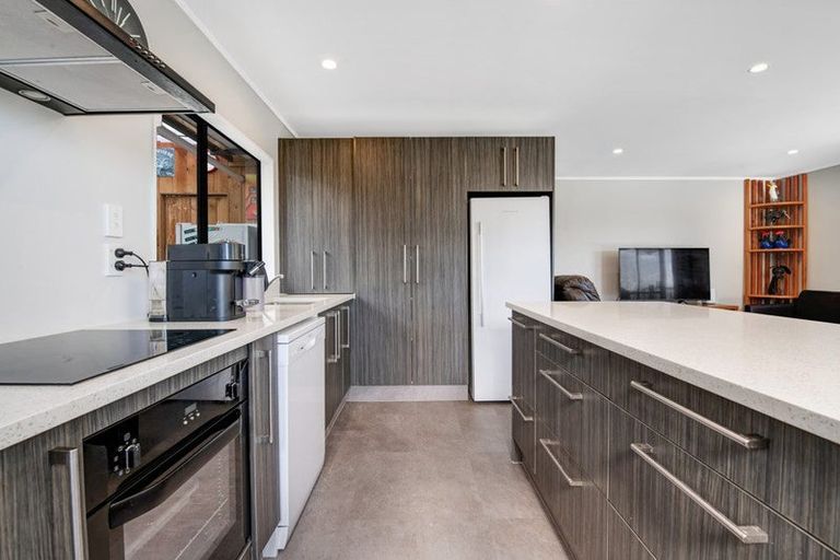 Photo of property in 207 Mangakura Road, Helensville, 0875