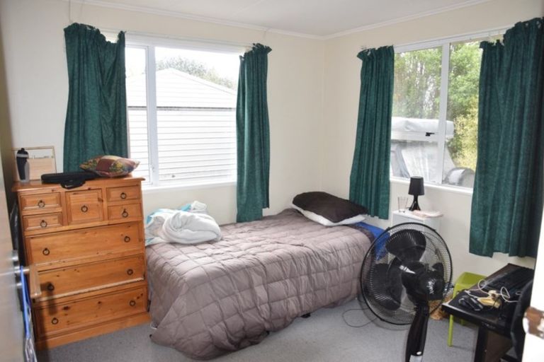 Photo of property in 16 Cargill Street, Waikiwi, Invercargill, 9810