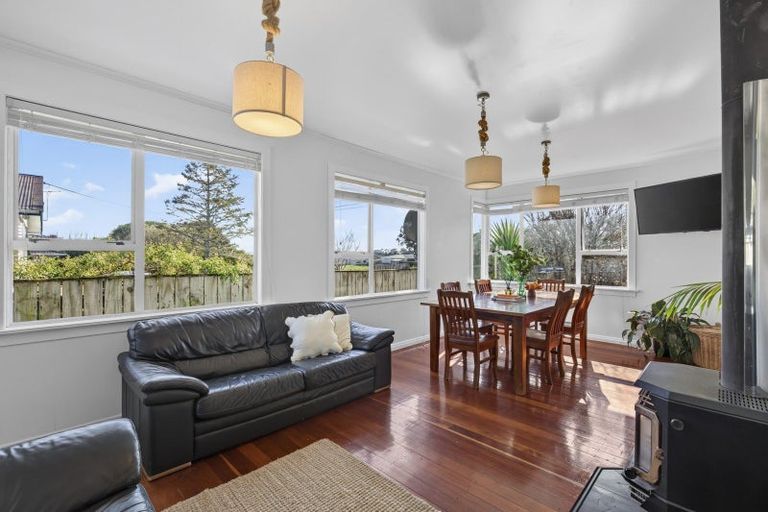 Photo of property in 14 Carthew Street, Okato, 4335